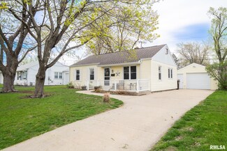2912 N Victoria Ave, Peoria, IL 61604