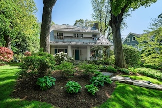210 Upland Rd, Newtonville, MA 02460