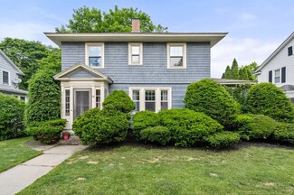 118 Forest St, Worcester, MA 01609