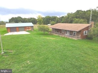 210 Points Corner, Points, WV 25437
