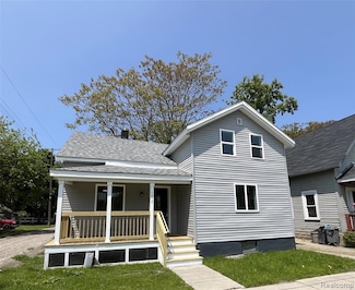 1015 9th St, Port Huron, MI 48060
