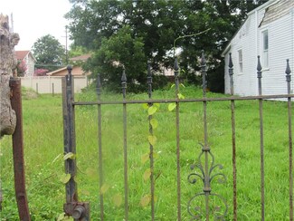 2404 Valence St, New Orleans, LA 70115