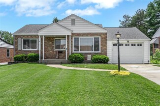 7338 S Yorkshire Dr, Saint Louis, MO 63123