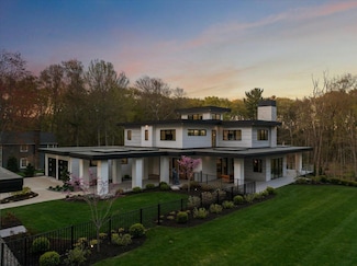 329 N Lakeshore Dr, Holland, MI 49424