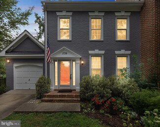 1739 Dogwood Dr, Alexandria, VA 22302
