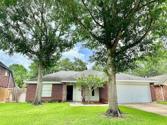 4811 Clover Ln, Pearland, TX 77584