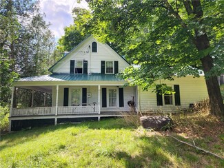 49 East St, Edmeston, NY 13335