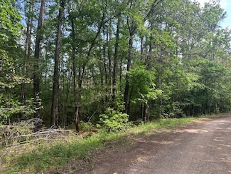 502 Hall Rd, Oakhurst, TX 77359