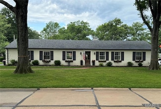1715 Pine Hill Dr, Saint Louis, MO 63131