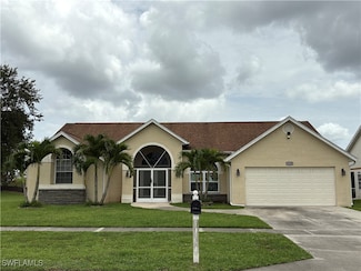 1118 Grove Dr, Naples, FL 34120