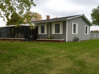 455 Lane 275 Turkey Lake, Hudson, IN 46747