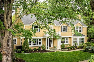 6906 Miami Bluff Dr, Cincinnati, OH 45227