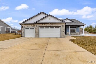 725 Deerfield Ln, Farmington, MO 63640