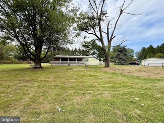 250 Leedy Rd, Spring Grove, PA 17362