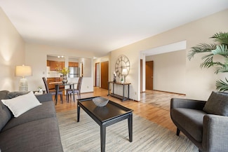 1111 Elway St Unit 307, Saint Paul, MN 55116