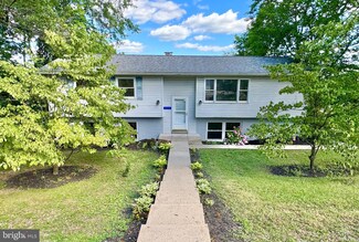 111 Fairview St, Avis, PA 17721