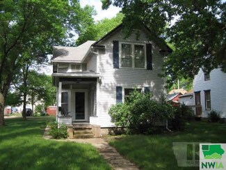431 N Roosevelt Ave, Cherokee, IA 51012