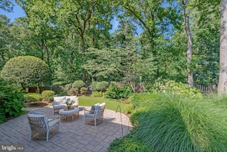 7123 Park Terrace Dr, Alexandria, VA 22307