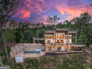 150 Oak Hill Dr, Mineral Bluff, GA 30559