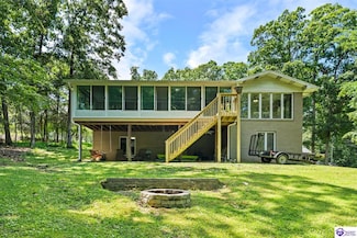 16 Fair Oaks Dr, Brandenburg, KY 40108