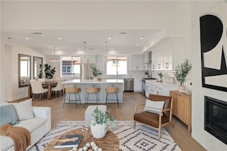 1700 Perkins Ln, Redondo Beach, CA 90278