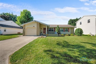 3328 N Reach Dr, Oregon, OH 43616