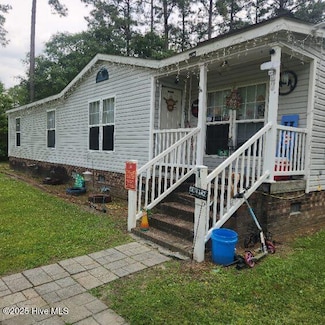 177 Baysden Rd, Chinquapin, NC 28521