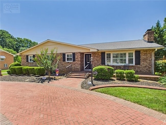 2554 Greenwich Rd, Winston Salem, NC 27104