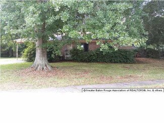 7792 Gov Blanchard Dr, Baton Rouge, LA 70811