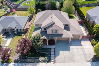 2005 W 51st Ave, Kennewick, WA 99337