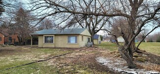 6212 Northwest Blvd, Davenport, IA 52806