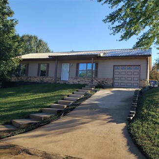 1314 Oakridge Estates Dr, Saint Clair, MO 63077