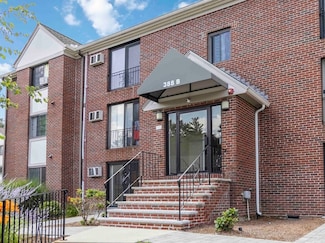 388 Great Rd Unit B14, Acton, MA 01720