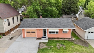 115 1st St SE, Pelican Rapids, MN 56572