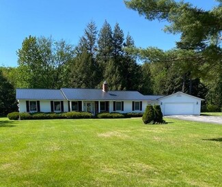 32 Stearns Ct, Swanton, VT 05488