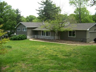 1220 Kenmore Dr, Saint Louis, MO 63122