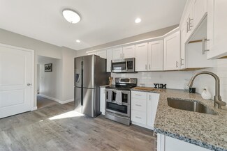 45 Ladd St, Springfield, MA 01109