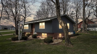 912 S 3rd Ave, Edgar, WI 54426