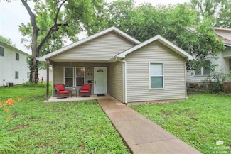 1614 Pierre St, Manhattan, KS 66502