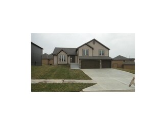 2927 NE 89th St, Kansas City, MO 64156