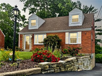 6348 Crestview Dr, South Park, PA 15129