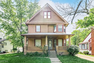 5100 Greenhurst Dr, Maple Heights, OH 44137