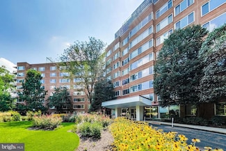 4000 Tunlaw Rd NW Unit 722, Washington, DC 20007
