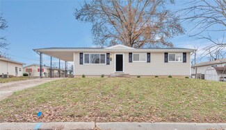 4 Saint Catherine Dr, Saint Peters, MO 63376