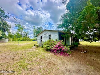 541 Elm St, Fair Bluff, NC 28439
