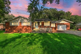 5665 Pennsylvania St, Merrillville, IN 46410