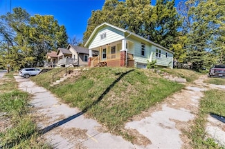 3220 E 68th St, Kansas City, MO 64132