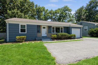 5709 W 75th St, Prairie Village, KS 66208