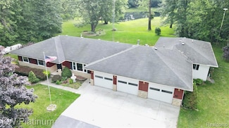 3775 Carrigan Rd, Fort Gratiot, MI 48059