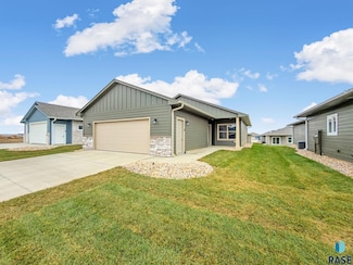 2409 E Tinley St St, Brandon, SD 57005